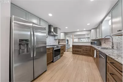 739 W Wharton St, Roseburg, OR 97471 - Photo 12