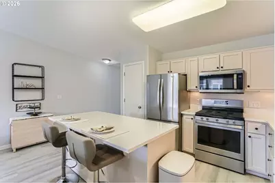 15320 NW Central Dr #316, Portland, OR 97229 - Photo 6