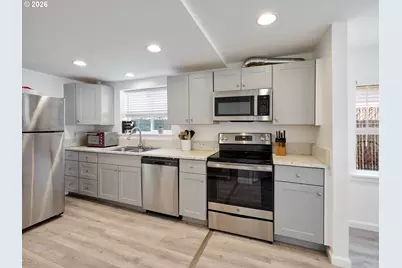 5905 SE Hazel Pl, Milwaukie, OR 97222 - Photo 6