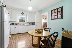 335 SE Baker St, McMinnville, OR 97128 - Photo 8