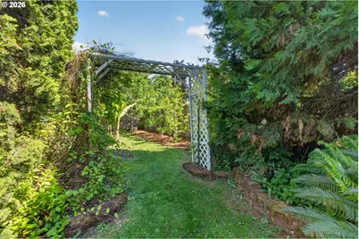 2245 Devos St, Eugene, OR 97402 - Photo 28