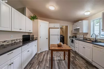 91382 Grinnell Ln, Coos Bay, OR 97420 - Photo 16