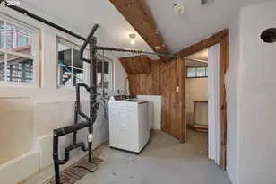 11251 SW Capitol Hwy, Portland, OR 97219 - Photo 28