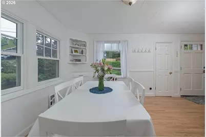 11251 SW Capitol Hwy, Portland, OR 97219 - Photo 10