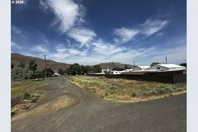 Locust St #18, Roosevelt, WA 99356 - Photo 2