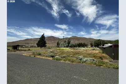 Locust St #18, Roosevelt, WA 99356 - Photo 1