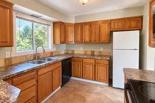 11505 SW Denney Rd, Beaverton, OR 97008 - Photo 8