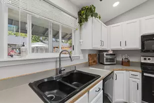 87568 Esprit Ct, Veneta, OR 97487 - Photo 16