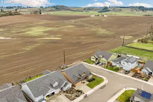 787 E Roosevelt St, Carlton, OR 97111 - Photo 2