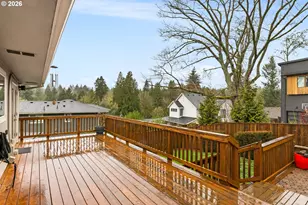 901 SW Maplecrest Ct, Portland, OR 97219 - Photo 36