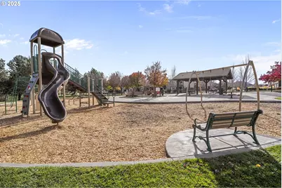 20745 NE Comet Ln, Bend, OR 97701 - Photo 32