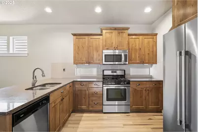 20745 NE Comet Ln, Bend, OR 97701 - Photo 6