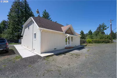68964 Wildwood Rd, North Bend, OR 97459 - Photo 12