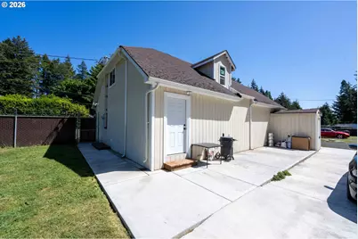 68964 Wildwood Rd, North Bend, OR 97459 - Photo 10