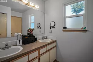 1530 Madelyn Ave, Salem, OR 97306 - Photo 26