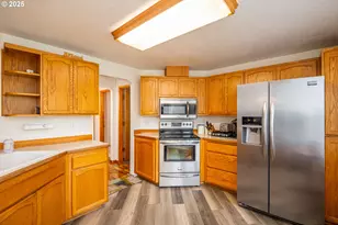 5282 Sugarpine Cir, Eugene, OR 97402 - Photo 10