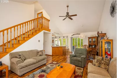 5282 Sugarpine Cir, Eugene, OR 97402 - Photo 6