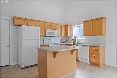 3583 NE Harvest Dr, McMinnville, OR 97128 - Photo 12