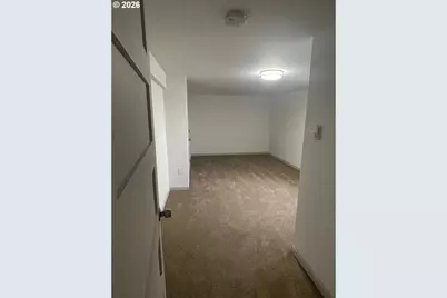 144 SE 85th Ave, Portland, OR 97216 - Photo 16