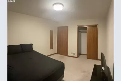 144 SE 85th Ave, Portland, OR 97216 - Photo 36