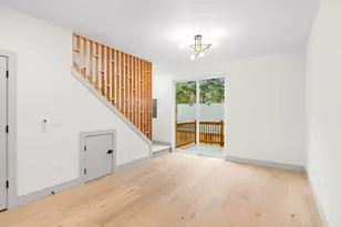 5215 SW Vacuna St, Portland, OR 97219 - Photo 4