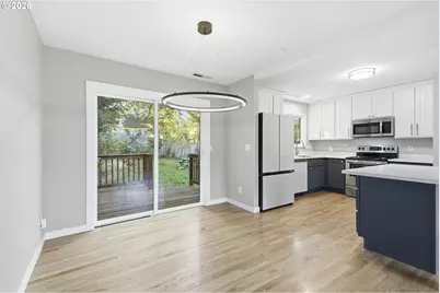 1330 SW Hume St, Portland, OR 97219 - Photo 8
