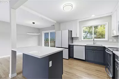 1330 SW Hume St, Portland, OR 97219 - Photo 10