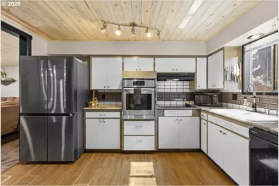 1408 Siskiyou Blvd, Medford, OR 97504 - Photo 6