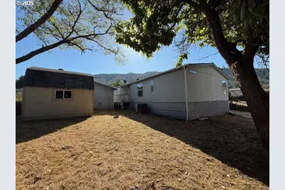 903 Cook St, Myrtle Creek, OR 97457 - Photo 20