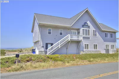 93830 Low Tide Dr, Gold Beach, OR 97444 - Photo 6