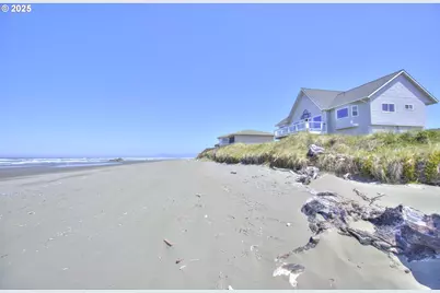 93830 Low Tide Dr, Gold Beach, OR 97444 - Photo 10