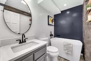 2021 SW Main St, Portland, OR 97205 - Photo 14