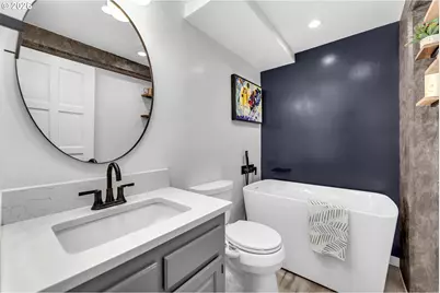 2021 SW Main St #33, Portland, OR 97205 - Photo 18
