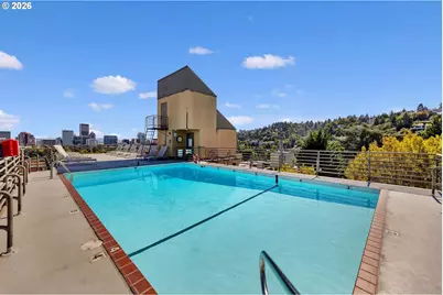 2021 SW Main St #33, Portland, OR 97205 - Photo 24