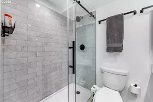 2021 SW Main St, Portland, OR 97205 - Photo 18