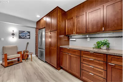 2021 SW Main St #33, Portland, OR 97205 - Photo 10