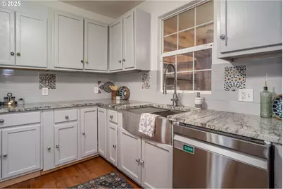 13224 SE Lookingglass Rd, Winston, OR 97496 - Photo 28