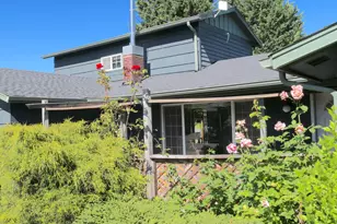 1805 Hemlock St, Eugene, OR 97404 - Photo 2