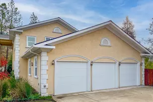 3133 NE Douglas Ave, Roseburg, OR 97470 - Photo 26