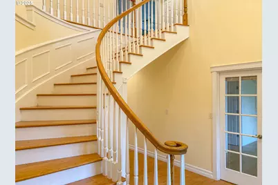 3133 NE Douglas Ave, Roseburg, OR 97470 - Photo 4