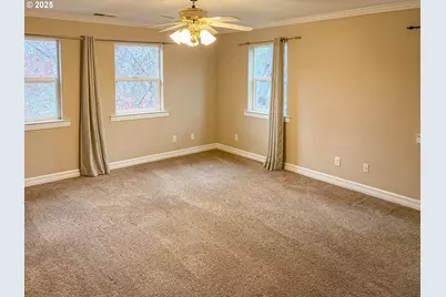 3133 NE Douglas Ave, Roseburg, OR 97470 - Photo 20