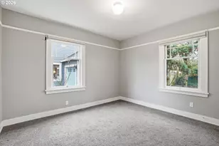 9752 N Ivanhoe St, Portland, OR 97203 - Photo 16