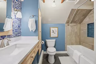 9752 N Ivanhoe St, Portland, OR 97203 - Photo 12