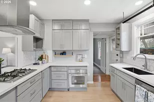 9752 N Ivanhoe St, Portland, OR 97203 - Photo 6