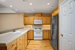 4884 NW Promenade Terrace, Portland, OR 97229 - Photo 6