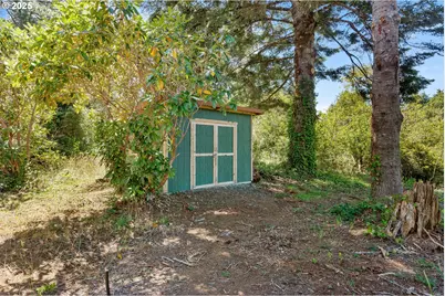 705 Ohio Ave NE, Bandon, OR 97411 - Photo 36