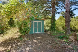 705 Ohio Ave NE, Bandon, OR 97411 - Photo 36