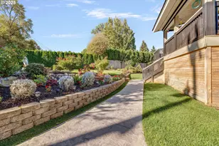 2074 SE Linden Pl, Gresham, OR 97080 - Photo 38