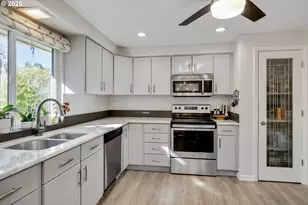 2074 SE Linden Pl, Gresham, OR 97080 - Photo 12