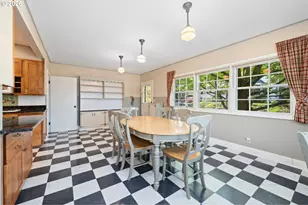 660 SW Evans St, Portland, OR 97219 - Photo 4